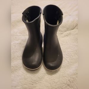 Women's black boot crocs